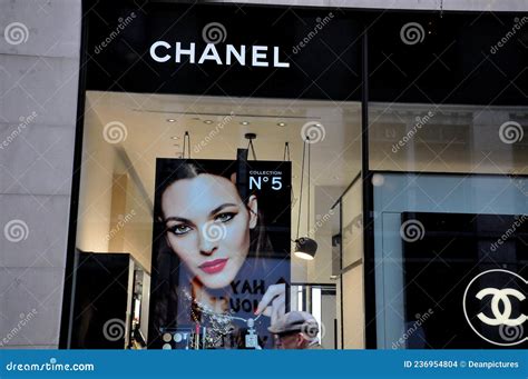 billigstes produkt chanel|Chanel denmark.